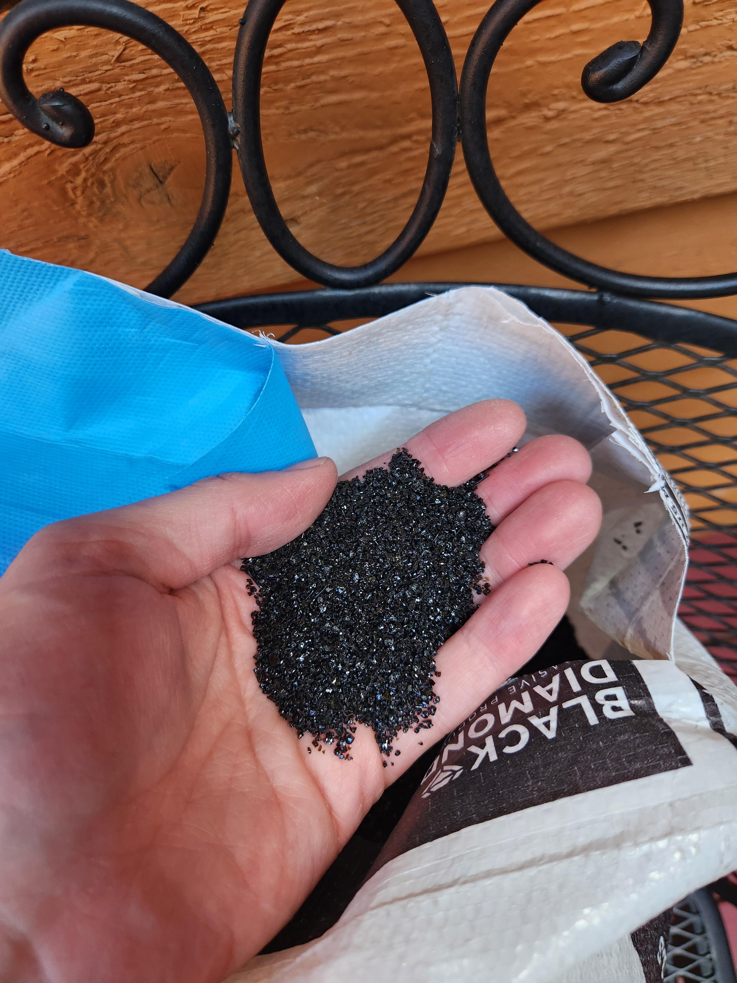 "Diamond Black" aquarium gravel