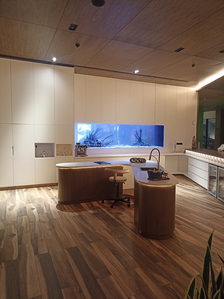 Lexus Showroom - Baghdad, Iraq image
